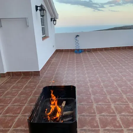 Casa Abona, Precioso Atico Con Wifi Gratis Y Vistas Increibles Al Mar Y La Montana Apartamento