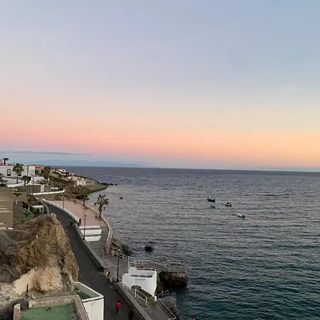 Casa Abona, Precioso Atico Con Wifi Gratis Y Vistas Increibles Al Mar Y La Montana Apartamento La Sabinita