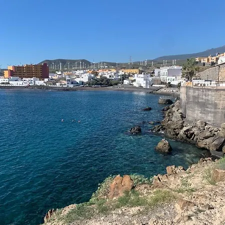 Apartamento Casa Abona, Precioso Atico Con Wifi Gratis Y Vistas Increibles Al Mar Y La Montana