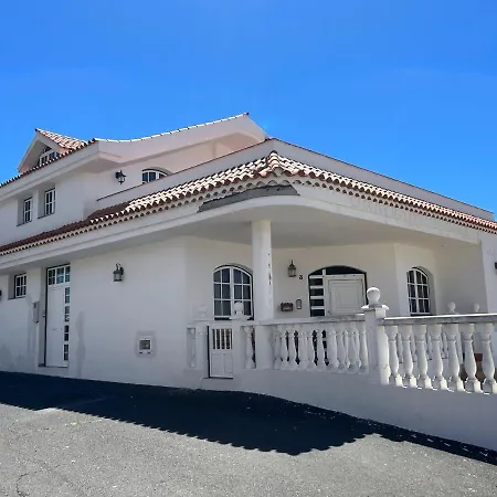 Casa Abona, Precioso Atico Con Wifi Gratis Y Vistas Increibles Al Mar Y La Montana Appartement